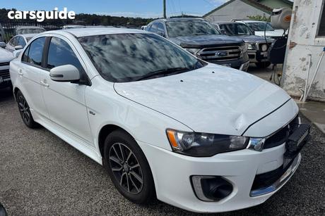 White 2017 Mitsubishi Lancer Sedan Es Sport