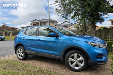 Blue 2019 Nissan Qashqai Wagon St