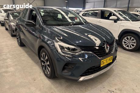 Blue 2023 Renault Captur Wagon Life