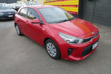 Red 2017 Kia RIO Hatchback S