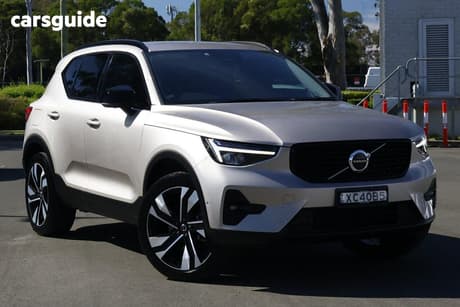Bronze 2022 Volvo XC40 Wagon Ultimate B5 Dark Mhev