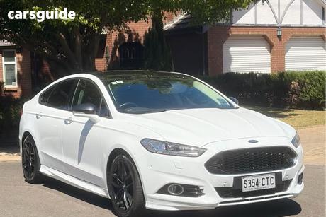 Cream 2016 Ford Mondeo Hatchback Titanium Tdci