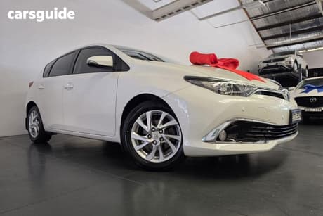 White 2017 Toyota Corolla Hatchback Ascent Sport
