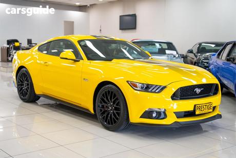 Yellow 2017 Ford Mustang Coupe Fastback Gt 5.0 V8