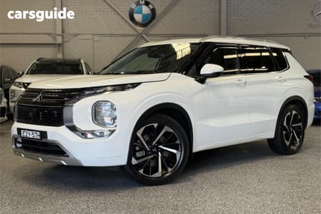 White 2023 Mitsubishi Outlander Wagon Exceed 7 Seat (Awd)