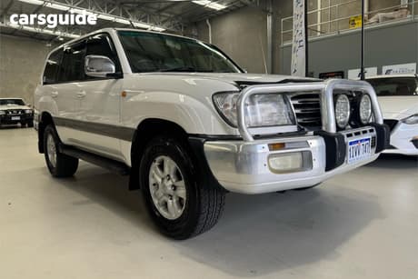 White 2005 Toyota Landcruiser Wagon Sahara (4X4)