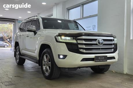 White 2024 Toyota Landcruiser Wagon Lc300 Sahara (4X4)