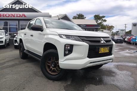 White 2023 Mitsubishi Triton Double Cab Pick Up Glx (4X4)