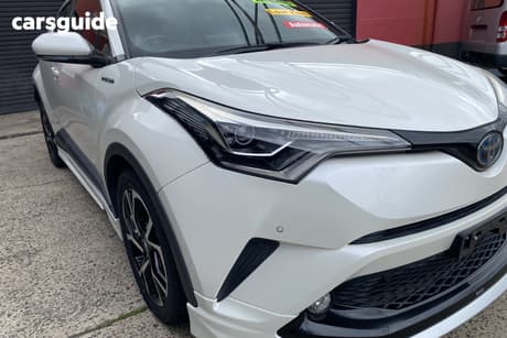 White 2018 Toyota C-HR Wagon (Hybrid)