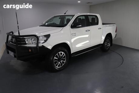 White 2017 Toyota Hilux Dual Cab Utility Sr (4X4)