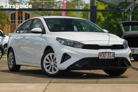 White 2023 Kia Cerato Hatchback S
