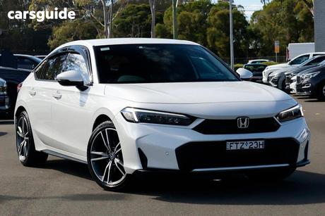 White 2025 Honda Civic Hatchback E:Hev L