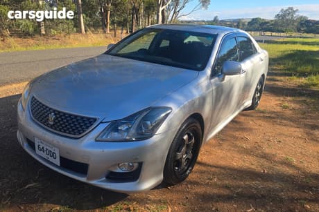 Silver 2009 Toyota Crown Sedan