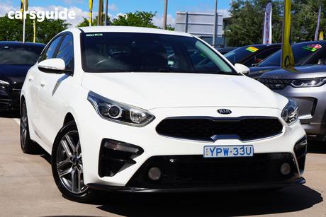 White 2018 Kia Cerato Hatchback Sport