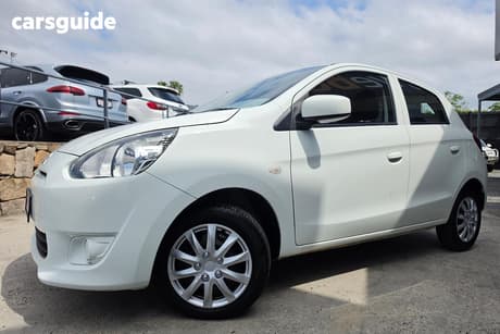 White 2014 Mitsubishi Mirage Hatchback Es