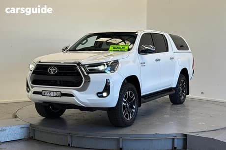 White 2023 Toyota Hilux Double Cab Pick Up Sr5 (4X4)