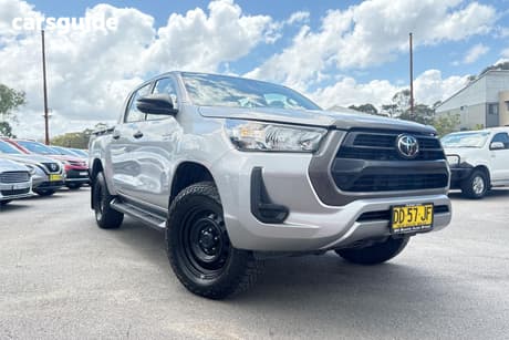 Silver 2022 Toyota Hilux Double Cab Pick Up Sr (4X4)