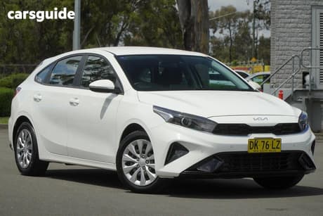 White 2024 Kia Cerato Hatchback S