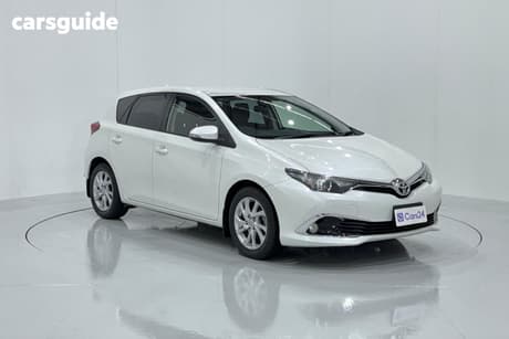 White 2016 Toyota Corolla Hatchback Ascent Sport
