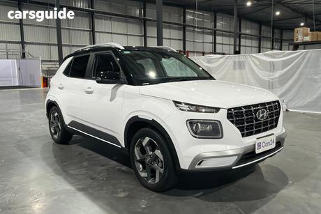 Black 2023 Hyundai Venue Wagon Elite (Black) Two-Tone Roof