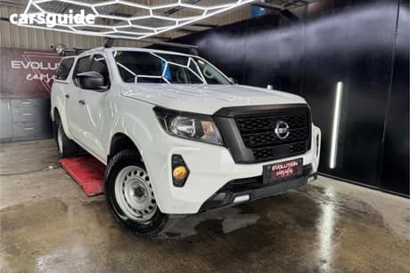 White 2022 Nissan Navara Dual Cab Pick-up Sl (4X2)