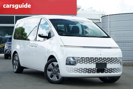 White 2023 Hyundai Staria Wagon