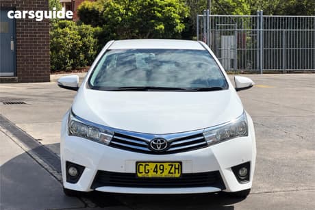 White 2016 Toyota Corolla Sedan Sx