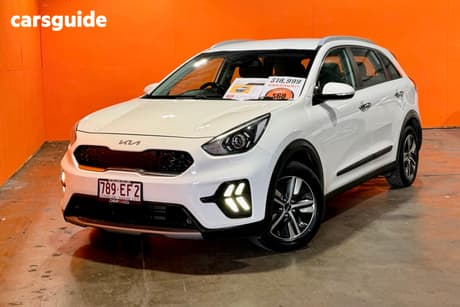 White 2022 Kia Niro Wagon Hev S (Hybrid)