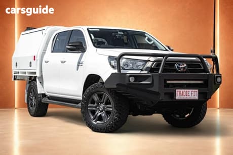 White 2023 Toyota Hilux Double Cab Chassis Sr (4X4)