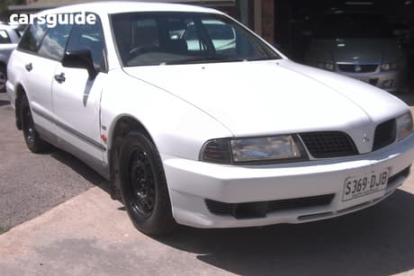 White 2002 Mitsubishi Magna Sedan Executive