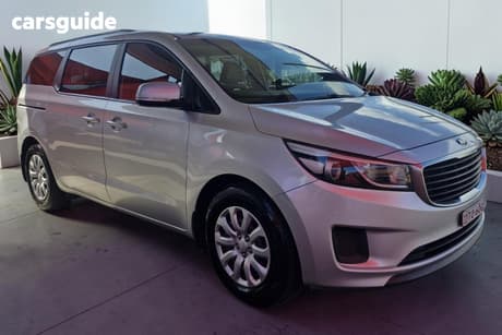 Silver 2016 Kia Carnival Wagon S