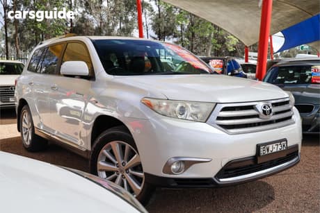 White 2011 Toyota Kluger Wagon Grande (4X4)