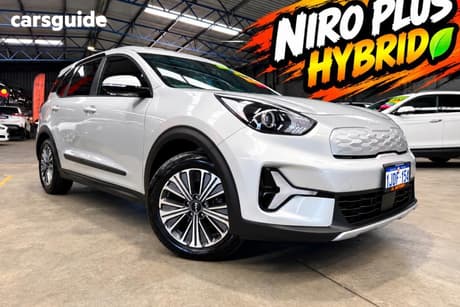Silver 2022 Kia Niro Wagon Plus Hev