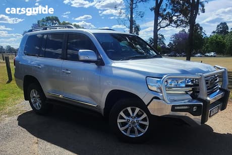 Silver 2017 Toyota Landcruiser Wagon Sahara (4X4)
