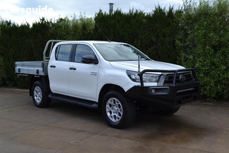 White 2020 Toyota Hilux Double Cab Chassis Sr (4X4)