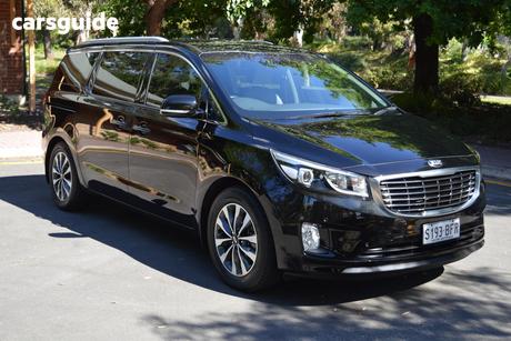 Black 2015 Kia Carnival Wagon Sli