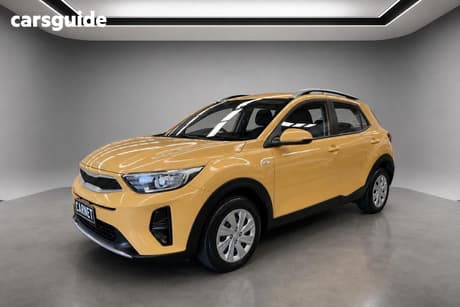 Yellow 2023 Kia Stonic Wagon S