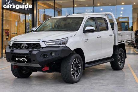 White 2020 Toyota Hilux Double Cab Chassis Sr5 (4X4)