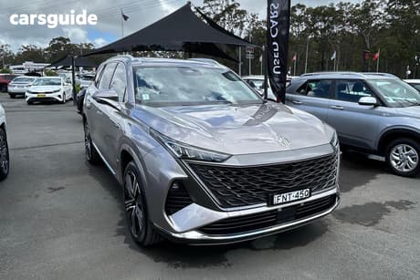 Silver 2025 MG Qs Wagon Essence Awd