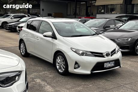White 2015 Toyota Corolla Hatchback Ascent Sport