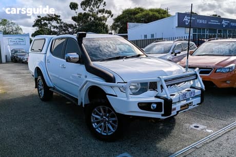White 2010 Mitsubishi Triton Double Cab Utility Glx-R (4X4)