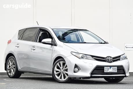 Silver 2015 Toyota Corolla Hatchback Levin Zr
