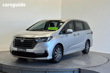 Silver 2021 Honda Odyssey Wagon Vil7
