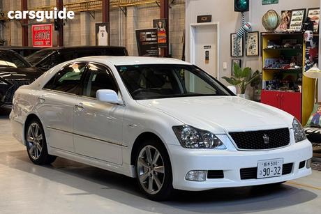 White 2008 Toyota Crown Sedan
