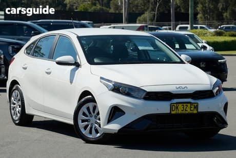 White 2024 Kia Cerato Hatchback S