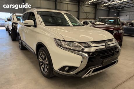 2020 Mitsubishi Outlander Ls 7 Seat (Awd)