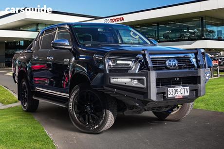 Black 2022 Toyota Hilux Double Cab Pick Up Sr5 (4X4)