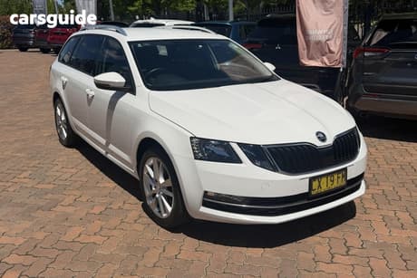 White 2019 Skoda Octavia Wagon 110 Tsi