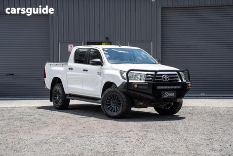 White 2018 Toyota Hilux Dual Cab Utility Sr (4X4)