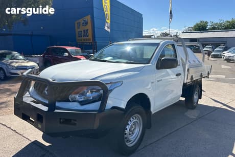 White 2016 Mitsubishi Triton Cab Chassis Glx